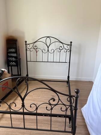 Great Condition Vintage Full Size Bed Frame 1