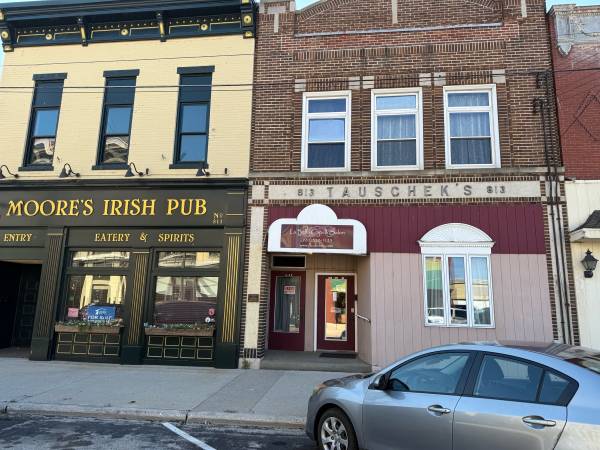 1 Bedroom Upper, Downtown Manitowoc 1