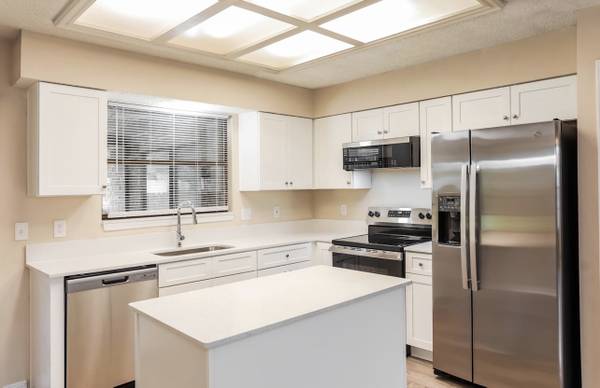 Convenient Jacksonville Home for Rent 1