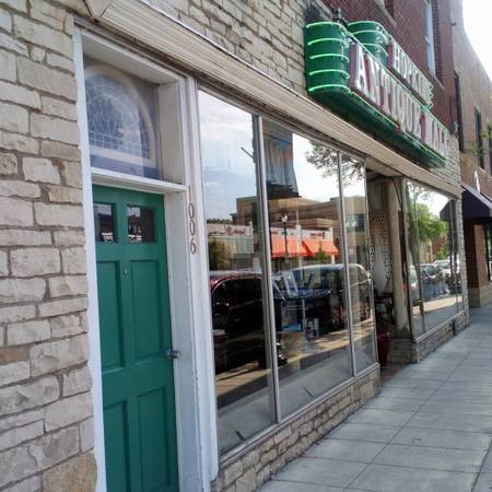 Cozy studio on Historic Mainstreet Hopkins Centrally located! 1