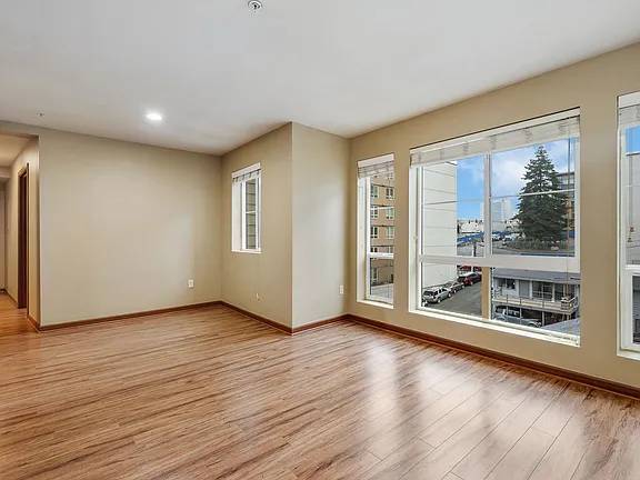 $650 / 1br - ¡La vida en Bellevue, Washington es mejor en Aventine Apartment Homes! (211 112th Ave NE, Bellevue, WA)63814636025345121