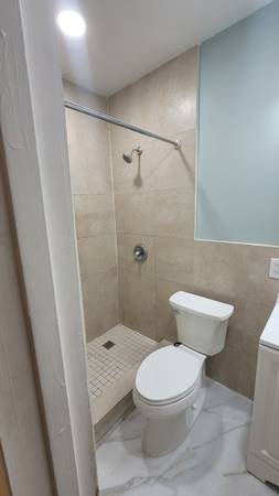 Studio/efficiency-water included & light included 1