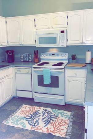 $2,100 / 2br - Fully Furnished 2 bed 2.5 bath w/ 4 min walk to beach! (Panama City Beach)63924554529923124
