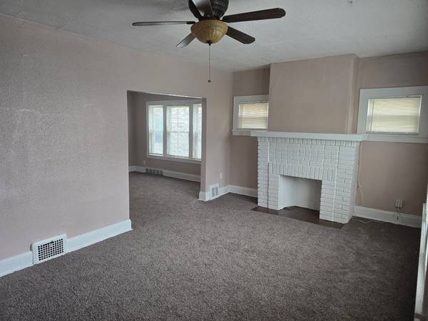 $950 / 2br - 2BR 1BA DN E146 Cerca de Mnt Pleasant63860362985731120