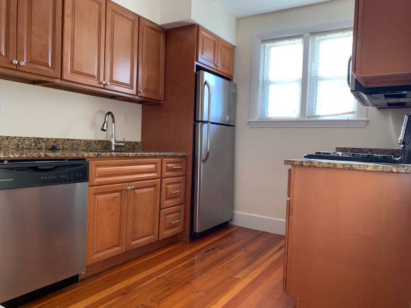 $1,850 / 1br - 700ft2 - Malden-hermoso departamento de una habitación con agua caliente incluida (línea Medford)63871206599299120