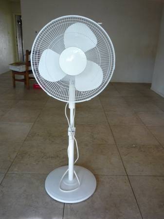 Intertek 16" Oscillating Fan 1
