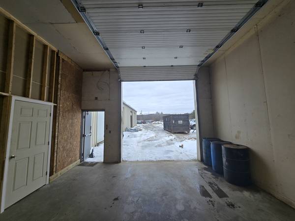 CAR DEALERSHIP FOR LEASE TURNKEY - 00w0w ATOe2qlFYyD 12w0Mo 600x450 