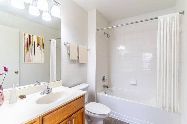 $1,405 / 2br - 1086ft2 - Beautifully Upgraded Homes, Call for Details (Melbourne)63823722491523122