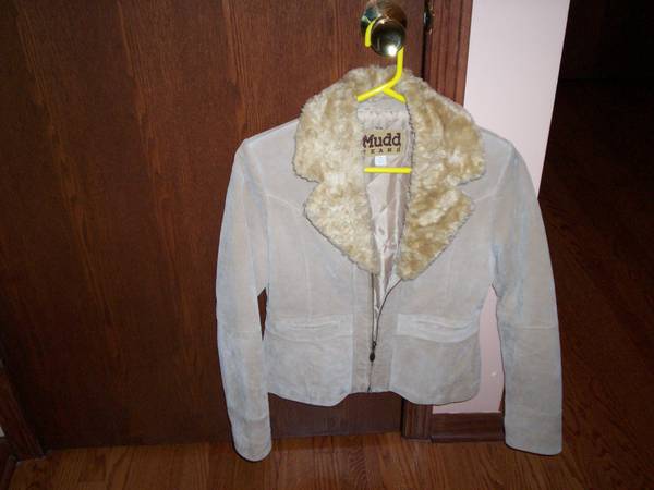 MUDD coat Sz Med Beige with detachable fur collar 1