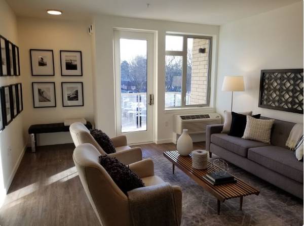 $1,977 / 1br - 717ft2 - ¡Hemos encontrado tu próximo hogar de apartamento, y es increíble! 💚 (Vancouver)63956925901442121