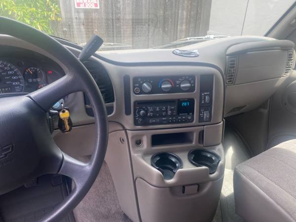 2003 Chevy Astro Van - 21.481 millas - Puertas holandesas - $21.500 (santa cruz)63470884522497124
