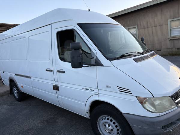 2006 Dodge Sprinter 2500 Van 158" - $10,500 (santa cruz)63470788210433124