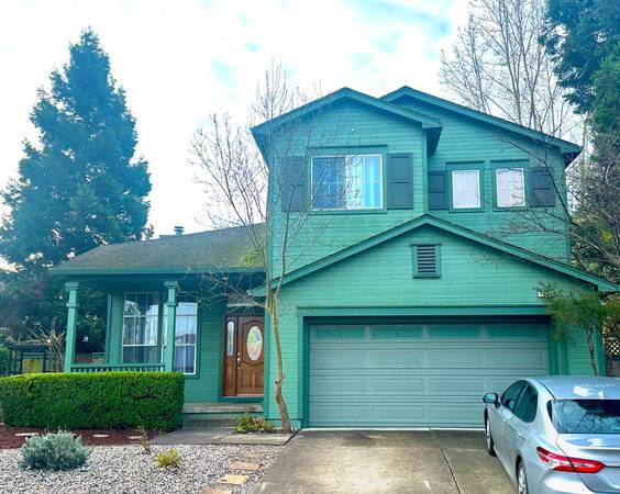 $3.395 / 3 habitaciones - 1560 pies² - Hermosa casa de 3 dormitorios y 2,5 baños con amplio patio (Santa Rosa)