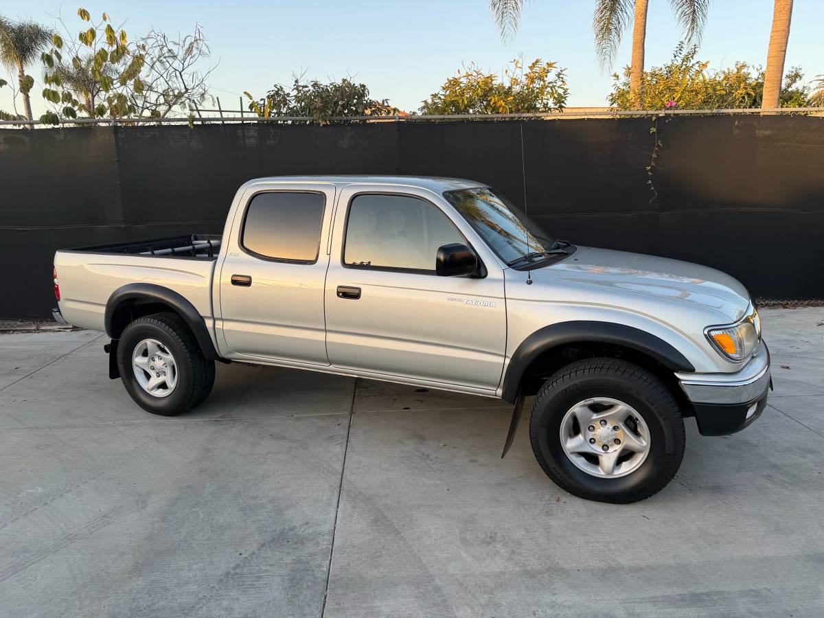 2003 Toyota Tacoma Prerunner V6 - Clean Title / Clean Carfax