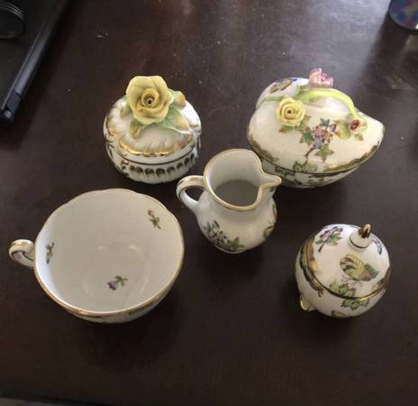 Herend Hungary hand painted porcelain 1950’s queen victoria pattern 1