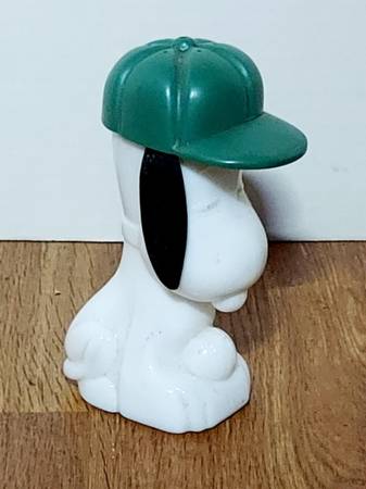 Vintage Avon Snoopy full 5 oz Wild Country after shave 1