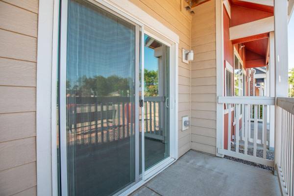 $1,509 / 1br - 484ft2 - Microwave, Breakfast Bar, Furnished Available (19766 Pikes Peak Avenue, Parker, CO)63679423762945121