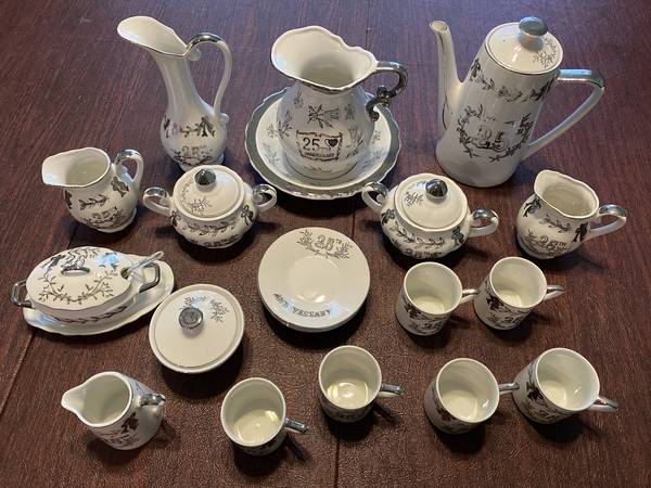 Lefton China 29 pc Japan - 25th Anniversary 1