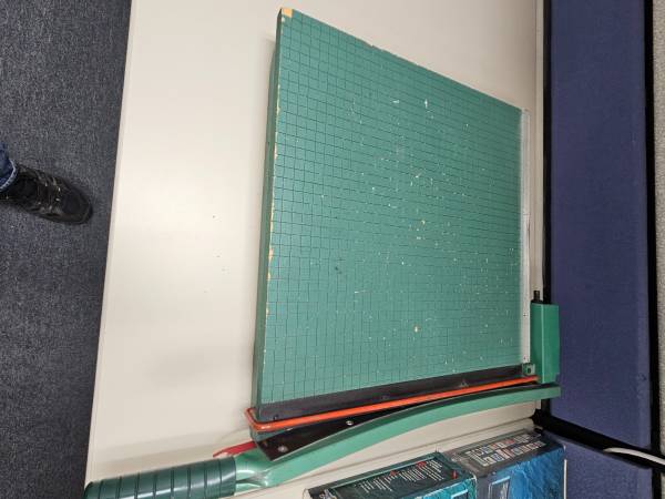 18x18 paper cutter, sharp, working, 1