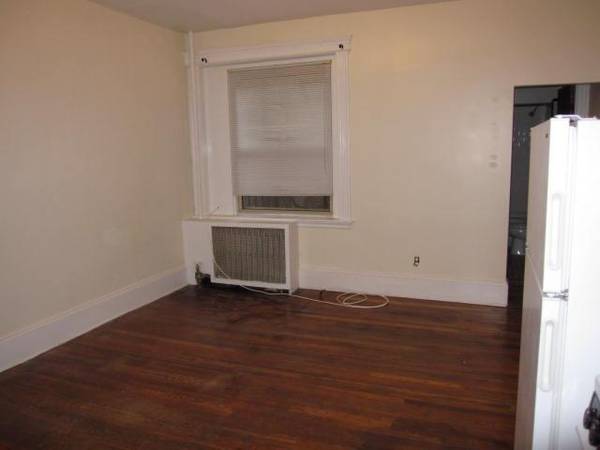$1,650 11/1 Coolidge Corner Studio--HT/HW Incl-Full Kitchen Big Room No Fee (Coolidge Corner)63863244238339120