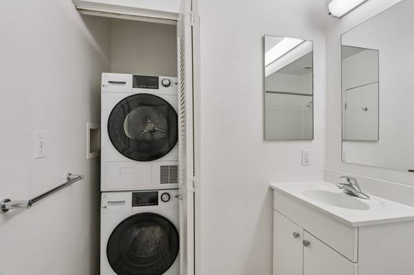 $2,950 / 1br - 1BR w/Amazing River View!  2 MONTHS FREE! Available NOW! (Waltham)63996691127298123