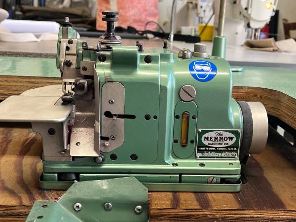 Merrow Purl Edge Industrial Sewing Machine 1