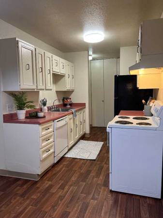 $1,825 / 2br - 832ft2 - Is this too good to be true? The perfect location in Anchorage (Anchorage - Near Campbell Park)63991793391747122