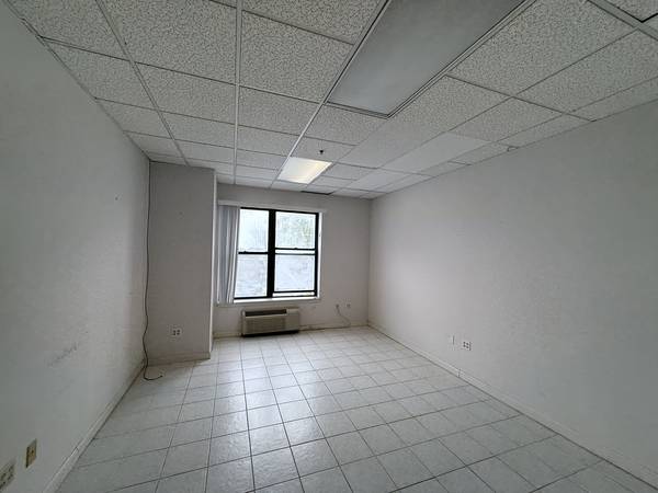 $800 Brighton Center - Oficina en alquiler - Ideal para profesionales de servicios (Brighton Center)63655252248067122