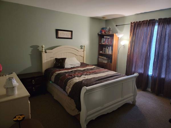 Room for rent 1