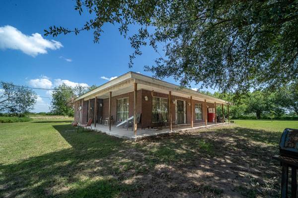 $690,000 / 3br - 457379ft2 - Home with 10 acres for sale Edinburg (Edinburg)64198886780803122