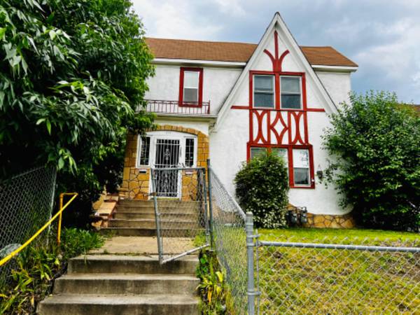 $1600.00 / 2br - 1200ft2 - Charming 2 Bed 1 Bath Unit in Minneapolis | Available Now | $1600/mo63868701278209121