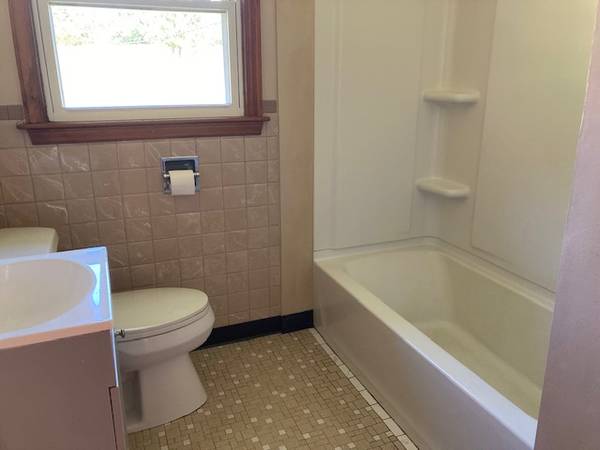 $1,800 / 3br - 2500ft2 - Peaks of Otter (Bedford)63851971108739124