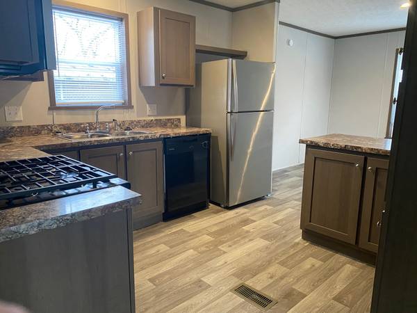 $89,900 / 3br - ¡IMPRESIONANTE! 3 dormitorios, 2 baños completos. ¡Pase hoy mismo! (#66 2701 Huizenga St Norton Shores, MI)63882239657985120
