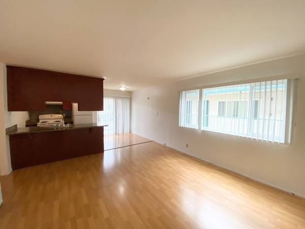 $1,000 / 2br - Amplio apartamento de 2 habitaciones en ubicación privilegiada en North Berkeley (berkeley)63824144947459120