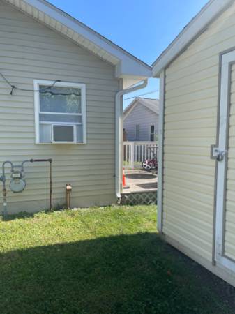 $2400.00 / 3br - 1600ft2 - August 2026 to August 2027. 3 brs. 2 bath63935966221315121