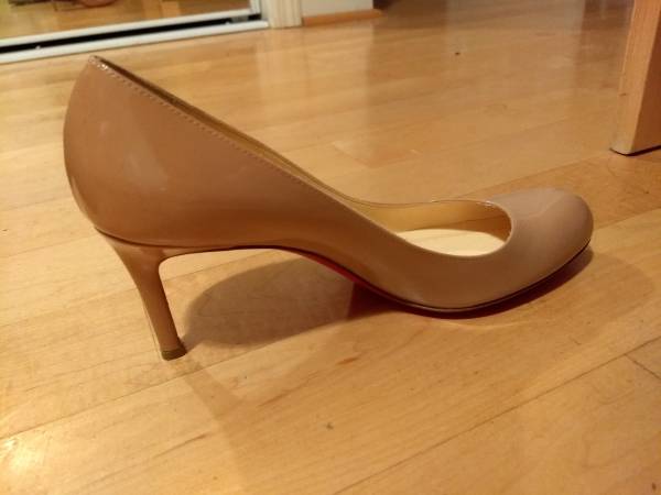 Christian Louboutin zapato de cuero sencillo - marrón claro - $388 (Saratoga)634714771997451217