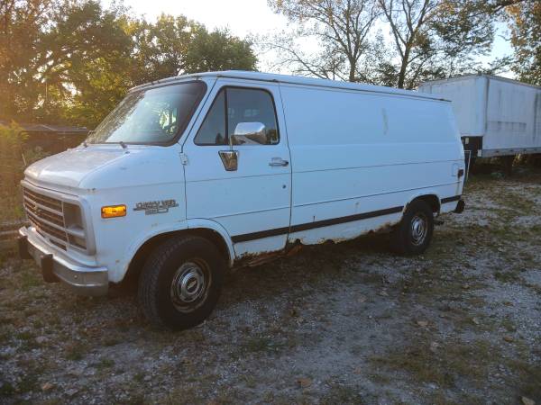 Chevrolet 2500 Cargo Van 1
