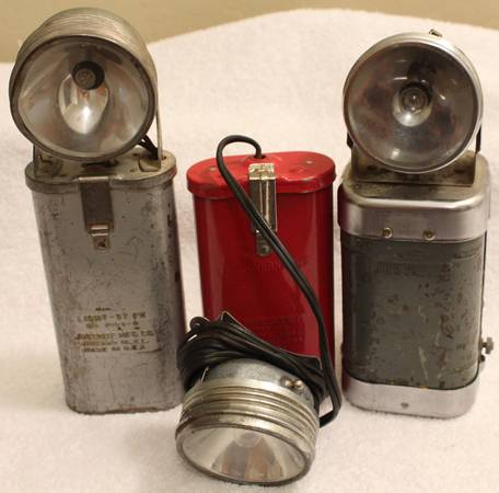 3 Vintage Battery-Operated Flashlights 1