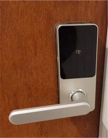 $825 / 115ft2 - Habitación amueblada de tamaño mediano con una ventana grande y ventilador de techo (Brooklyn)63661204317697124