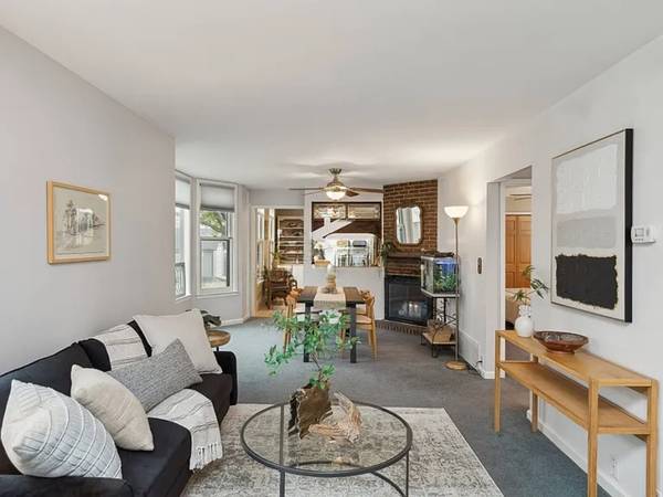 $750 / 2br - 2200ft2 - 2H, 2BA + HABITACIÓN SECRETA Y MAGIA DE CHIMENEA 🔥 (Minneapolis)64048421661441121