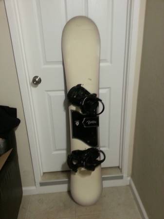 Burton 154cm Snowboard and bindings 1