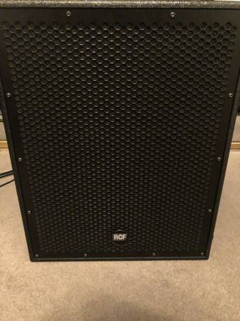 RCF 8004 subwoofer 1