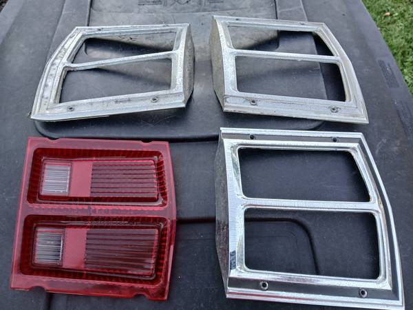 1969 Dodge Dart tailight bezels 1