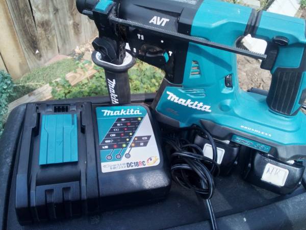 brand NEW MAKITA rotary hammer 1