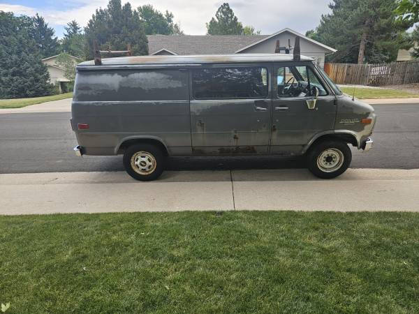 CHEVY CARGO VAN 1989 G30 SERIES UGLY, BUT A BEAST!!! - $4,000 (Littleton)63621873998211123