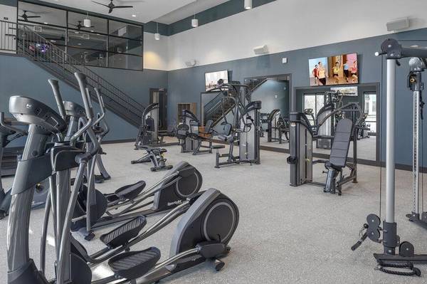 $2,680 / 2br - 1210ft2 - 2-Story Gym with Fitness On Demand, Year-Round Saltwater Pool & Spa (Tigard Or)63956786720770124