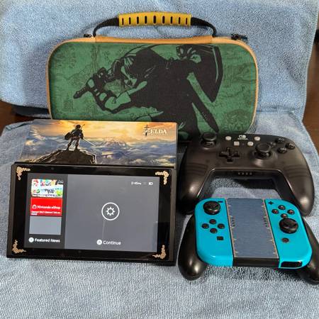Nintendo Switch - video gaming - by owner - electronics media sale