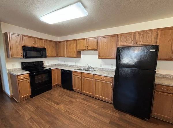 $975 / 2 habitaciones - 800 pies² - 497 E. South Ave. #7 - Disponible octubre de 2025 (Chippewa Falls, WI)63845959346305120