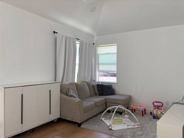 $3,800 / 2br - 2-Bedroom, 2-Bathroom House (alameda)63868037531265123