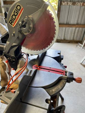 Ridgid 12 inch Miter Saw 1